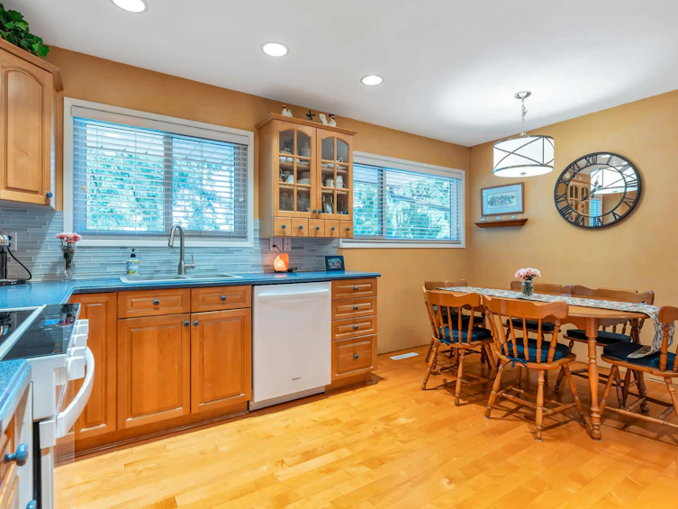 905 Crestwood Drive, Coquitlam, BC, V3J 5S4 - 14
