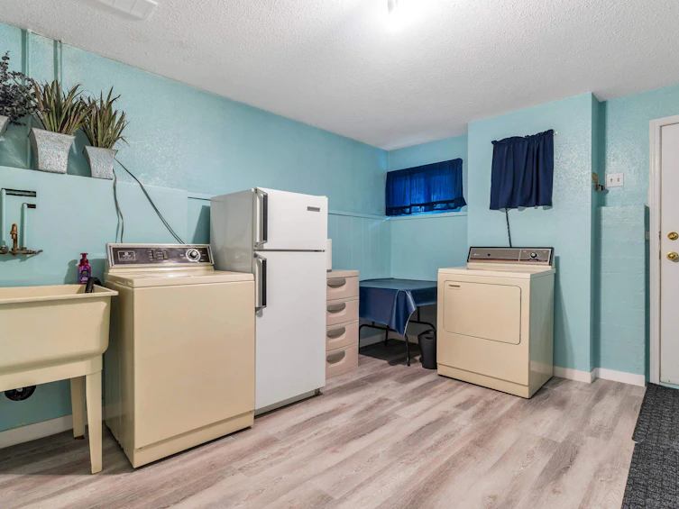 905 Crestwood Drive, Coquitlam, BC, V3J 5S4 - 31