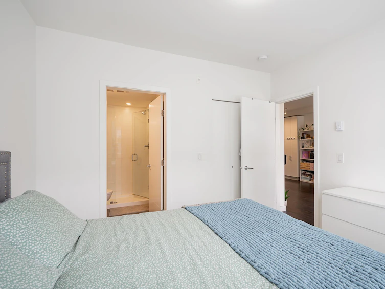 203-13963 105, Surrey, BC, V3T 0M9 - 14