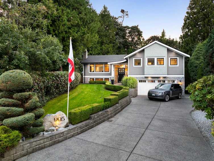905 Gale Place, Delta, BC, V4M 2P8 - 2