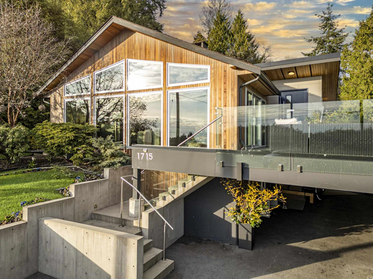 1715 Rosebery Avenue, West Vancouver, BC, V7V 2Z5 - 2