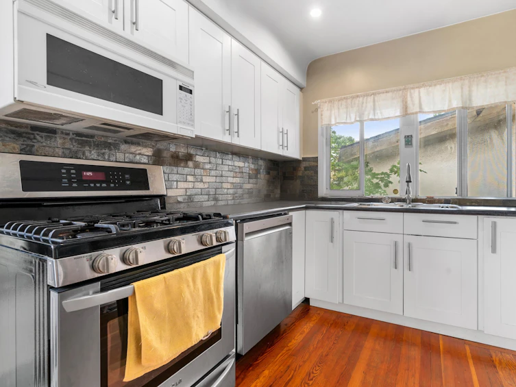 3648 Turner Street, Vancouver, BC, V5K 2J3 - 7