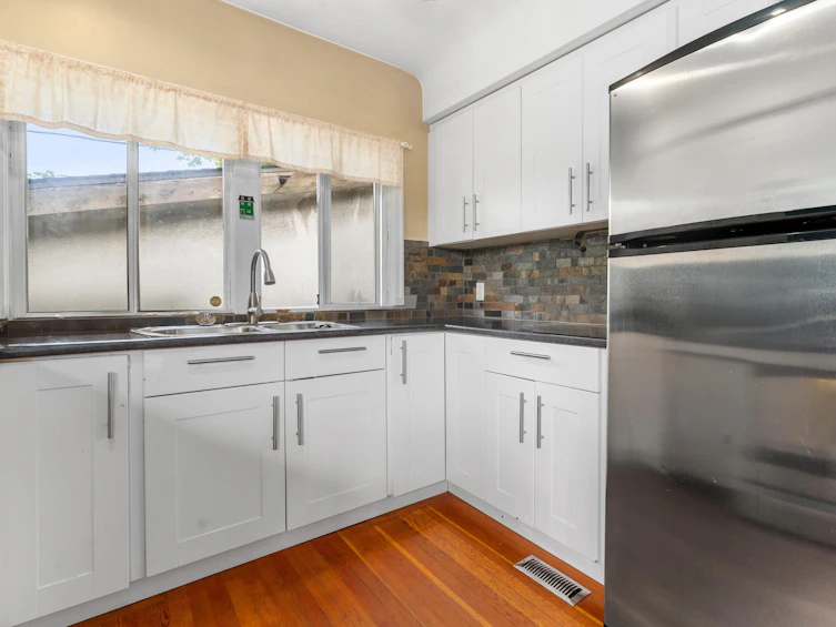 3648 Turner Street, Vancouver, BC, V5K 2J3 - 9