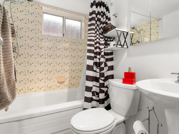 3648 Turner Street, Vancouver, BC, V5K 2J3 - 12