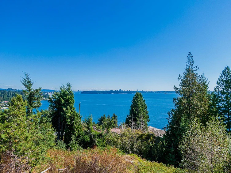 3609 Creery Avenue, West Vancouver, BC, V7V 2M3 - 3