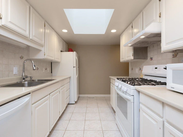 3385 William Avenue, North Vancouver, BC, V7K 1Z7 - 3