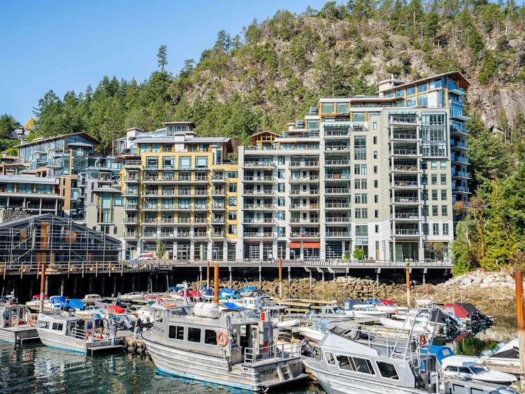 207-6707 Nelson Avenue, West Vancouver, BC, V7W 0A4 - 2