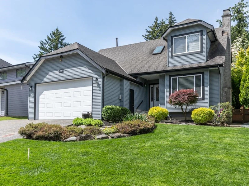 7939 138a Street, Surrey BC V3W 7E8