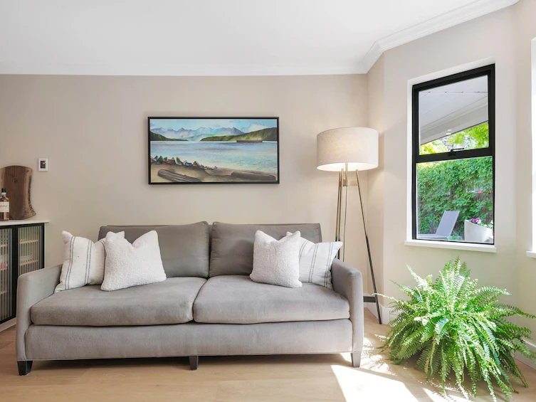 105-2405 W Broadway, Vancouver, BC, V6K 2E8 - 5