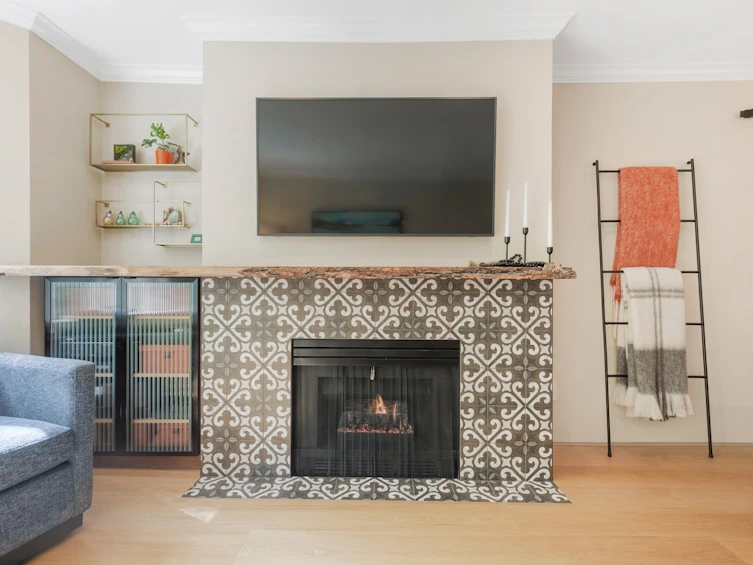 105-2405 W Broadway, Vancouver, BC, V6K 2E8 - 7