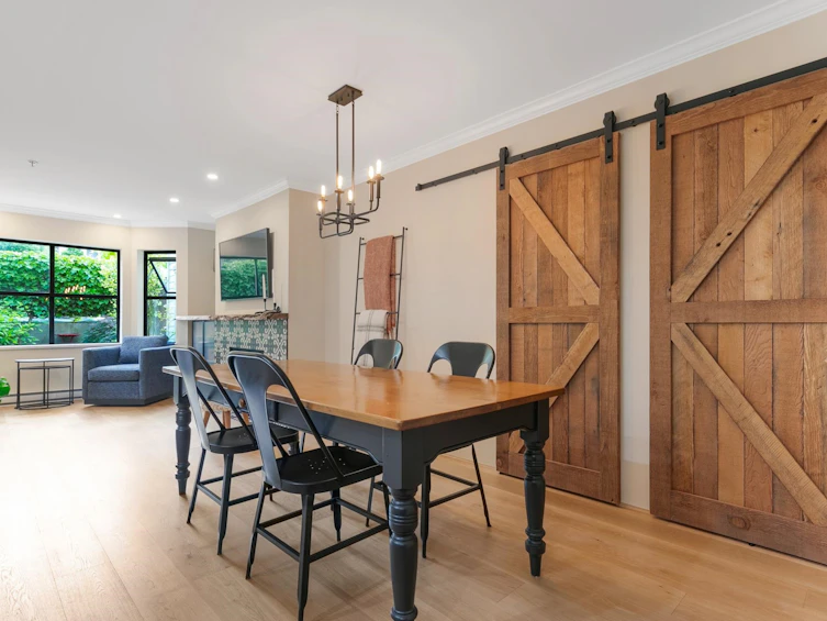 105-2405 W Broadway, Vancouver, BC, V6K 2E8 - 13