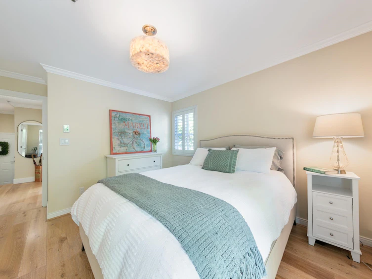 105-2405 W Broadway, Vancouver, BC, V6K 2E8 - 16