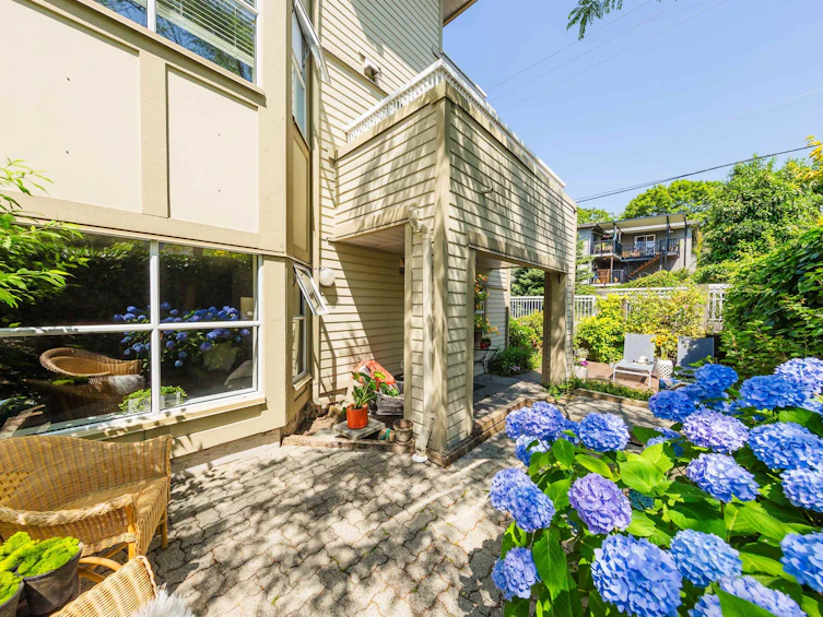 105-2405 W Broadway, Vancouver, BC, V6K 2E8 - 28