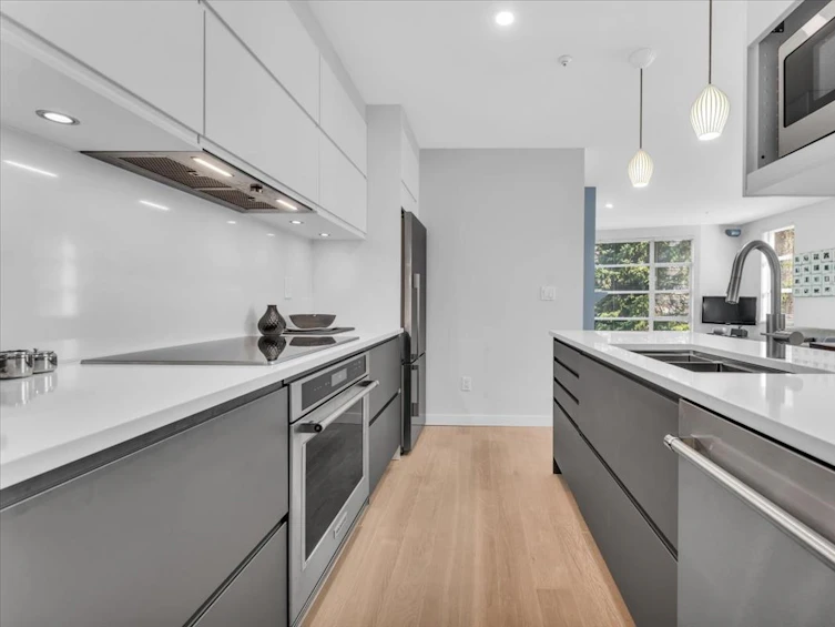 305-2575 West 4th Avenue, Vancouver, BC, V6K 1P5 - 13