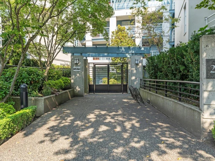 305-2575 West 4th Avenue, Vancouver, BC, V6K 1P5 - 25