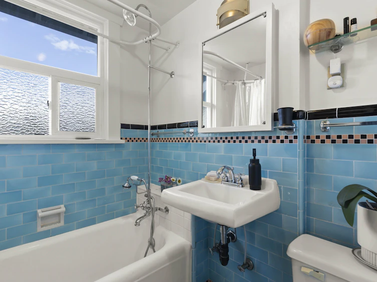1325 E 17th Avenue, Vancouver, BC, V5V 1C7 - 13
