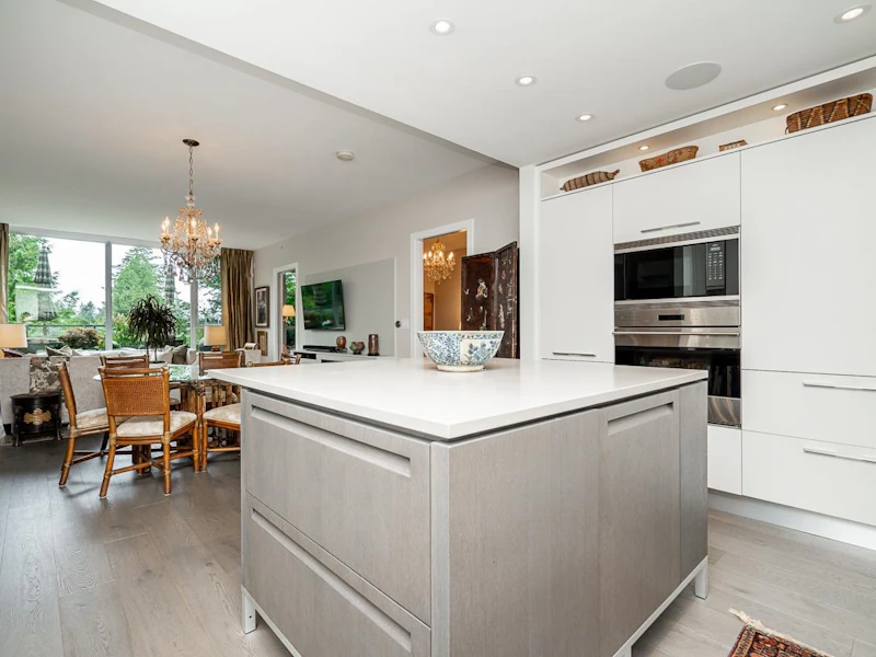 212 - 6333 West Boulevard Avenue, Vancouver BC