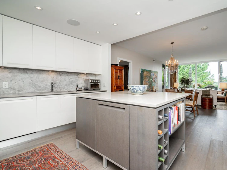 212-6333 West Boulevard, Vancouver, BC, V6M 0C1 - 2