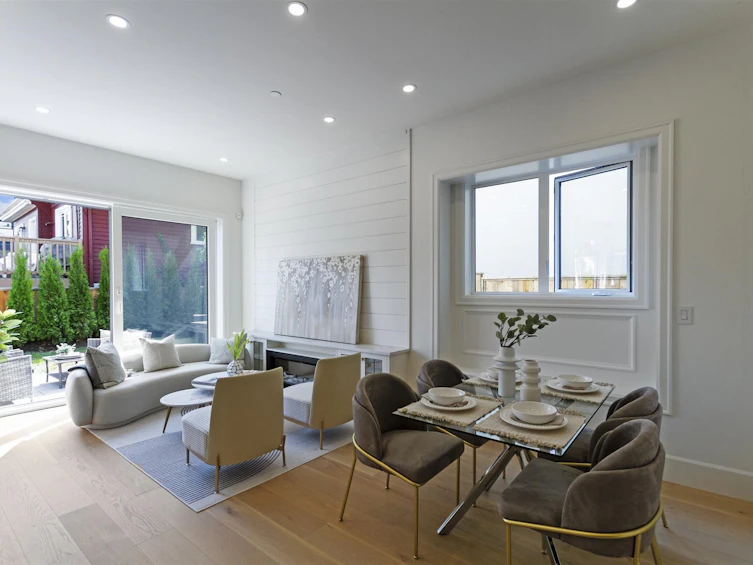 2860 Mackenzie Street, Vancouver, BC, V6K 4A2 - 2