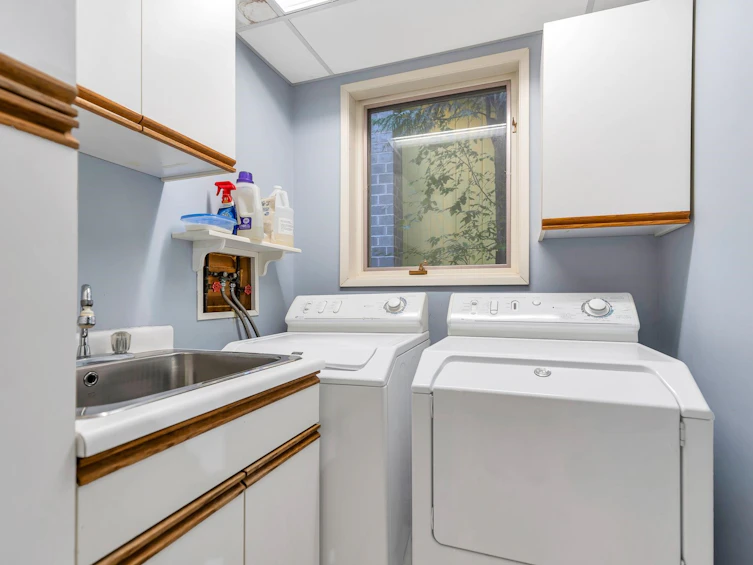 5765 Larson Place, West Vancouver, BC, V7W 1S5 - 18