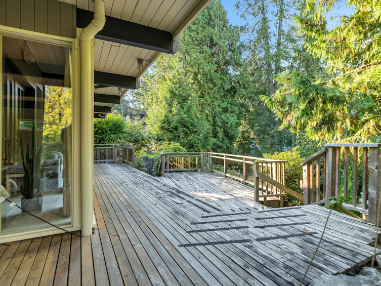 5765 Larson Place, West Vancouver, BC, V7W 1S5 - 31