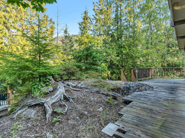 5765 Larson Place, West Vancouver, BC, V7W 1S5 - 34