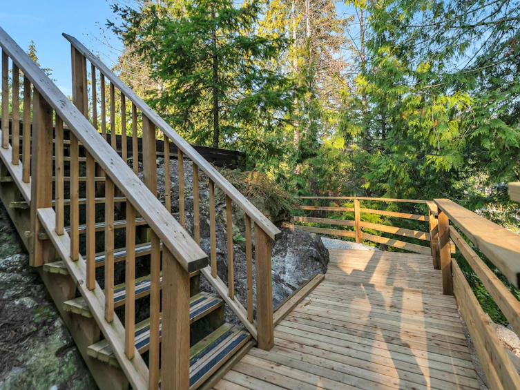 5765 Larson Place, West Vancouver, BC, V7W 1S5 - 36