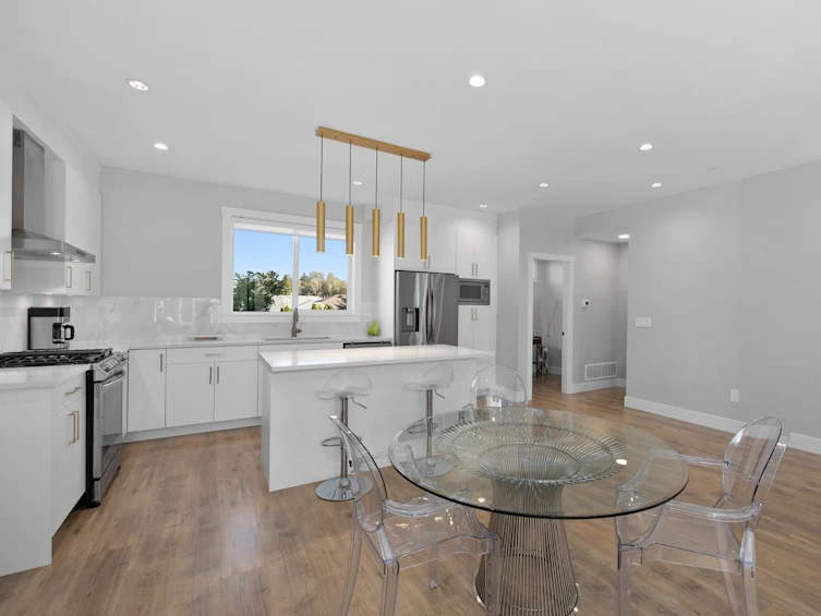 70-1639 162, Surrey, BC, V4A 4Y1 - 4