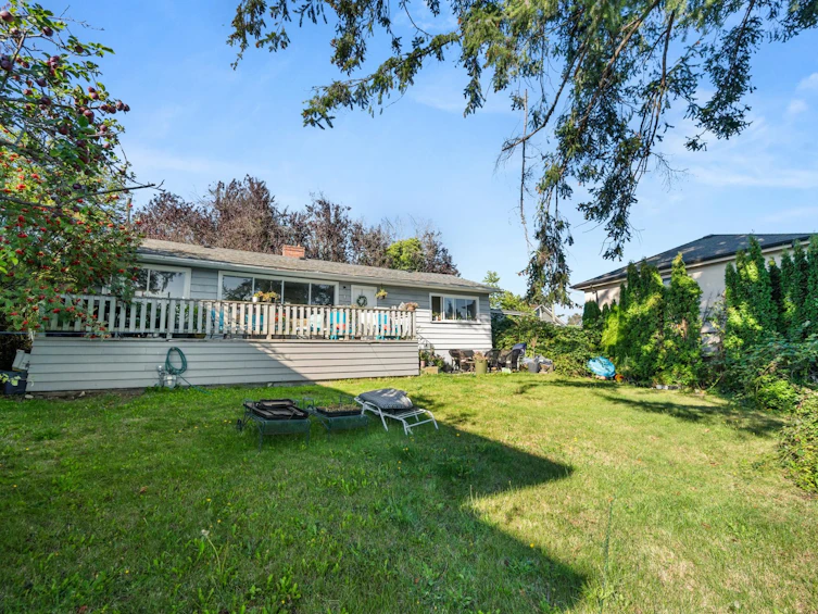13069 13 Avenue, Surrey, BC, V4A 1B9 - 11