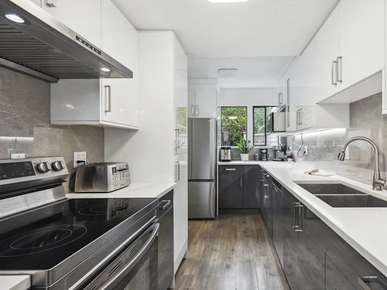 8-251 West 14th Street, North Vancouver, BC, V7M 1P4 - 10