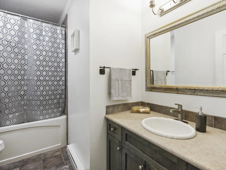 8-251 West 14th Street, North Vancouver, BC, V7M 1P4 - 18