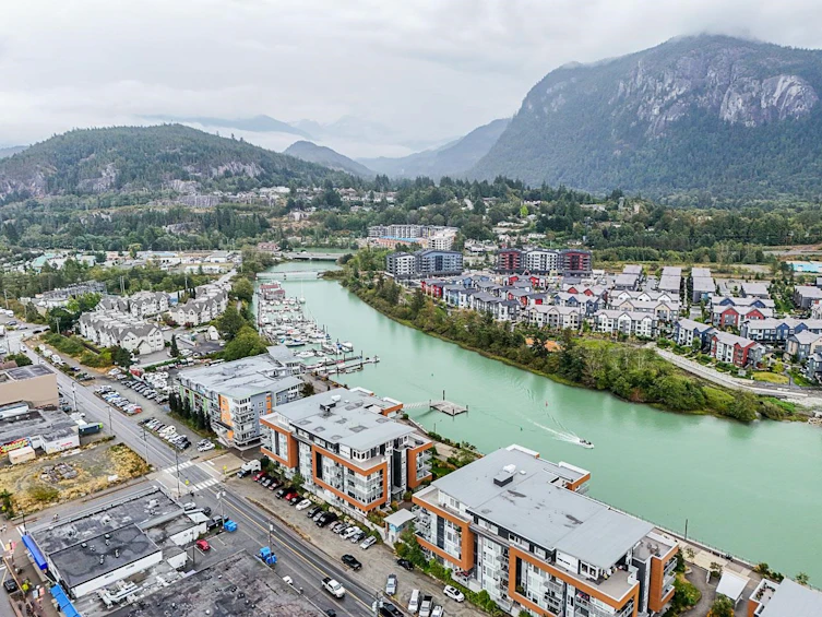37956 Fourth Avenue, Squamish, BC, V8B 0P7 - 38