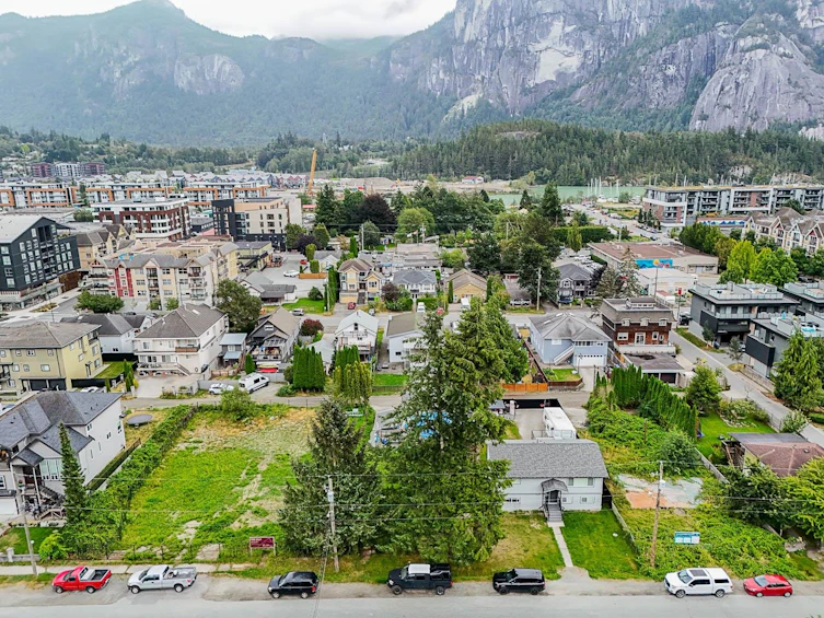 37956 Fourth Avenue, Squamish, BC, V8B 0P7 - 25
