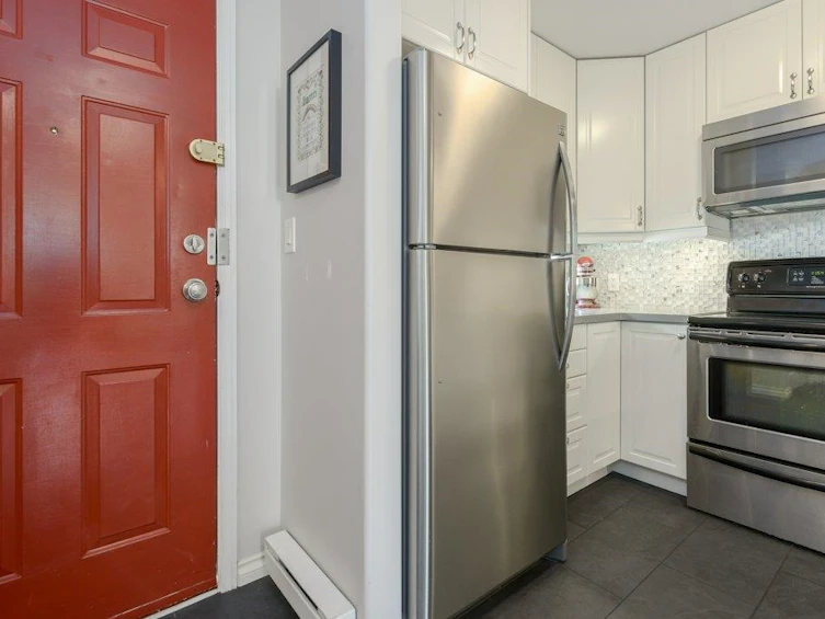 302-1688 East 8th Avenue, Vancouver, BC, V5N 1T5 - 3