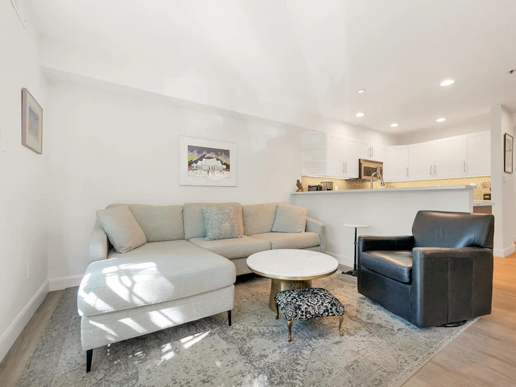305-1989 West 1st Avenue, Vancouver, BC, V6J 1G7 - 10
