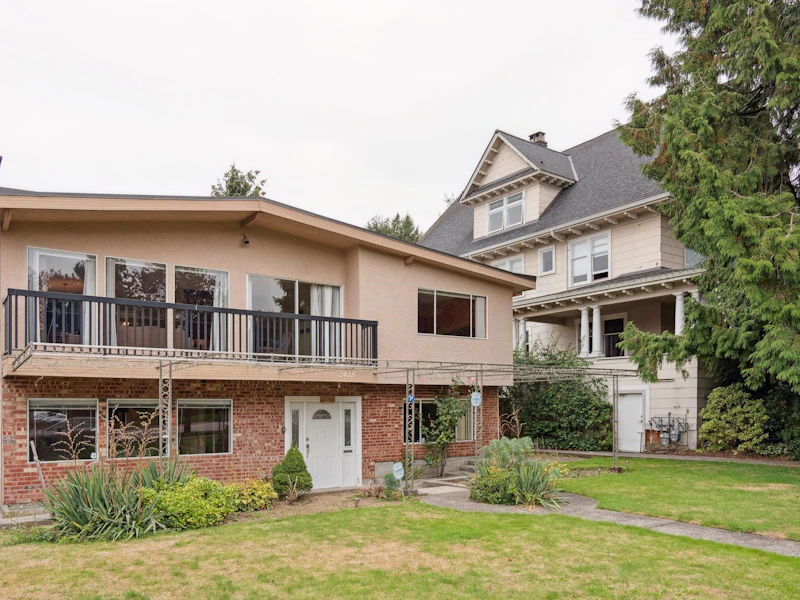 2425 Trinity Street, Vancouver BC V5K 1C9