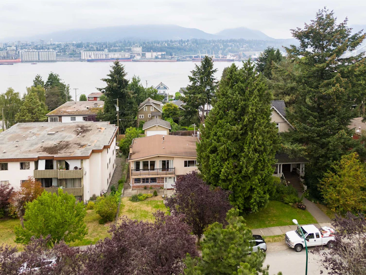 2425 Trinity Street, Vancouver, BC, V5K 1C9 - 2