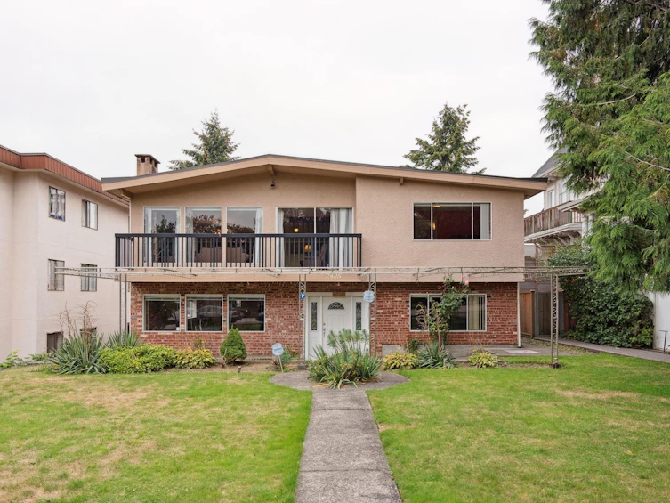 2425 Trinity Street, Vancouver, BC, V5K 1C9 - 3
