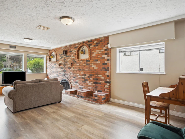2425 Trinity Street, Vancouver, BC, V5K 1C9 - 25