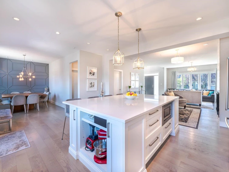 3268 Matapan Crescent, Vancouver, BC, V5M 4B1 - 2