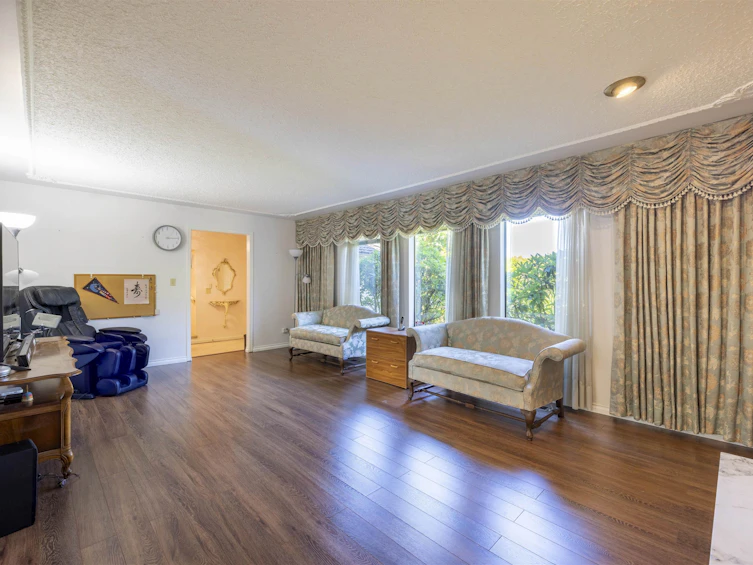 7220 Union Street, Burnaby, BC, V5A 1J2 - 8