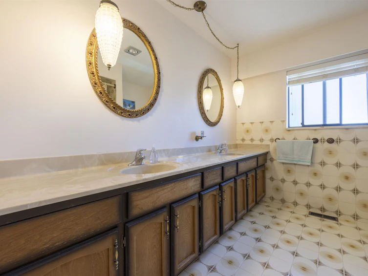 7220 Union Street, Burnaby, BC, V5A 1J2 - 30
