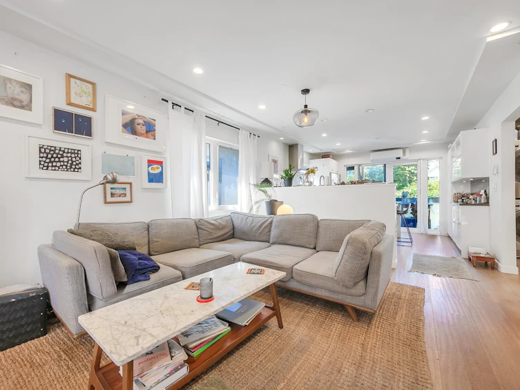 2381 E Georgia Street, Vancouver, BC, V5L 2C1