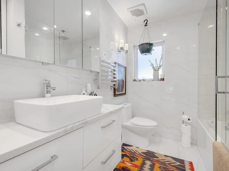 2381 E Georgia Street, Vancouver, BC, V5L 2C1 - 17