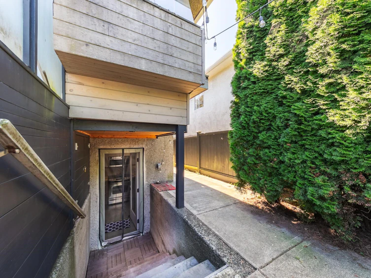 2381 E Georgia Street, Vancouver, BC, V5L 2C1 - 26