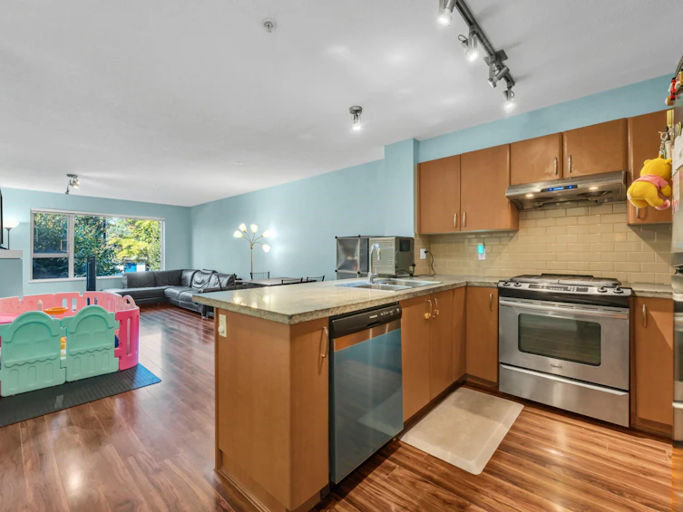 209-4728 Dawson Street, Burnaby, BC, V5C 0A9 - 4
