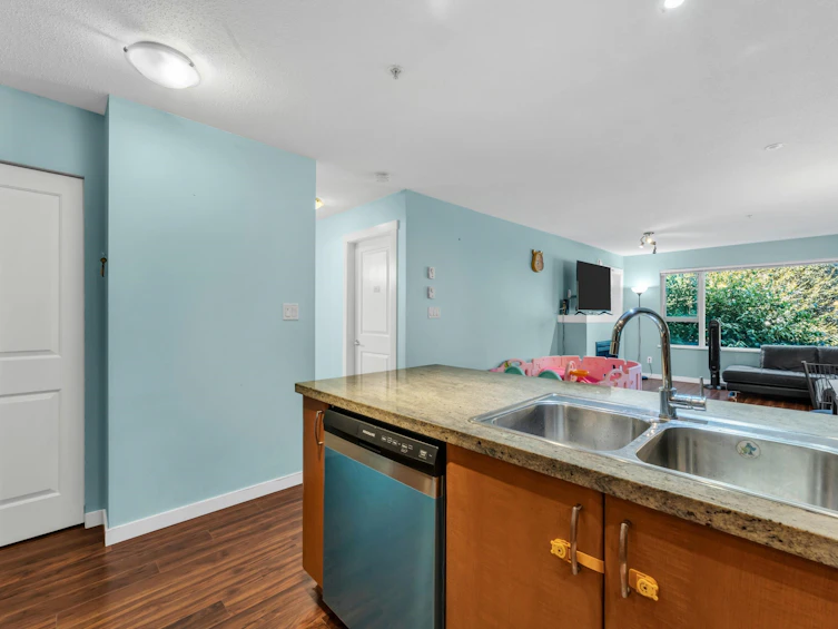 209-4728 Dawson Street, Burnaby, BC, V5C 0A9 - 5