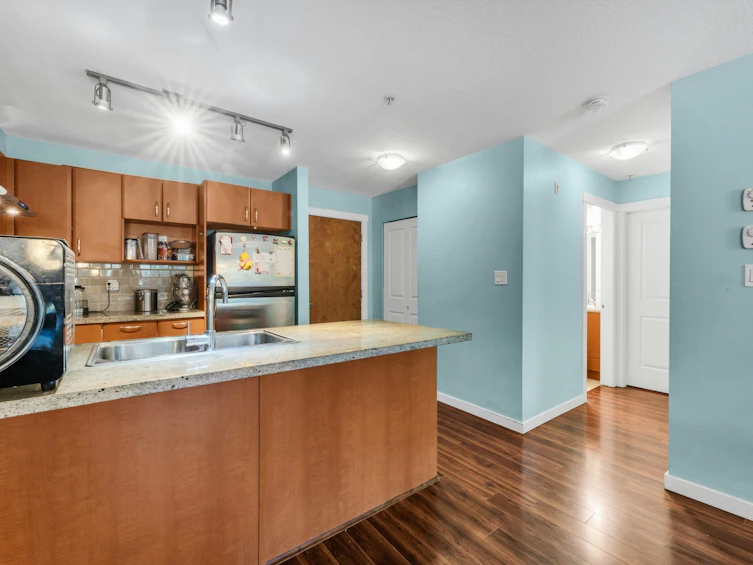 209-4728 Dawson Street, Burnaby, BC, V5C 0A9 - 8