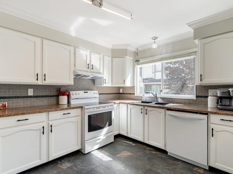 41-9273 122 Street, Surrey, BC, V3V 7R5 - 9