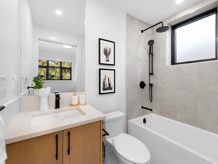 1-635 Kaslo Street, Vancouver, BC, V5K 3Z4 - 18